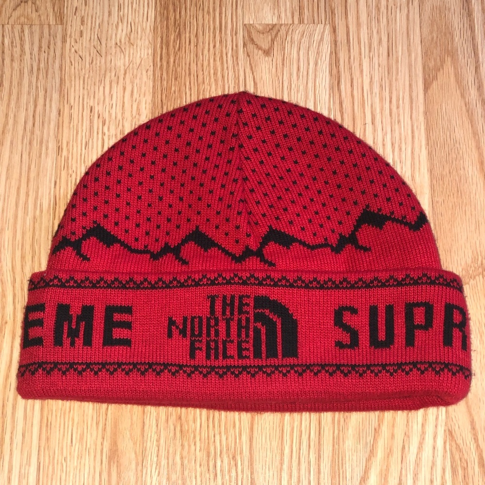 Supreme x The North Face Beanie